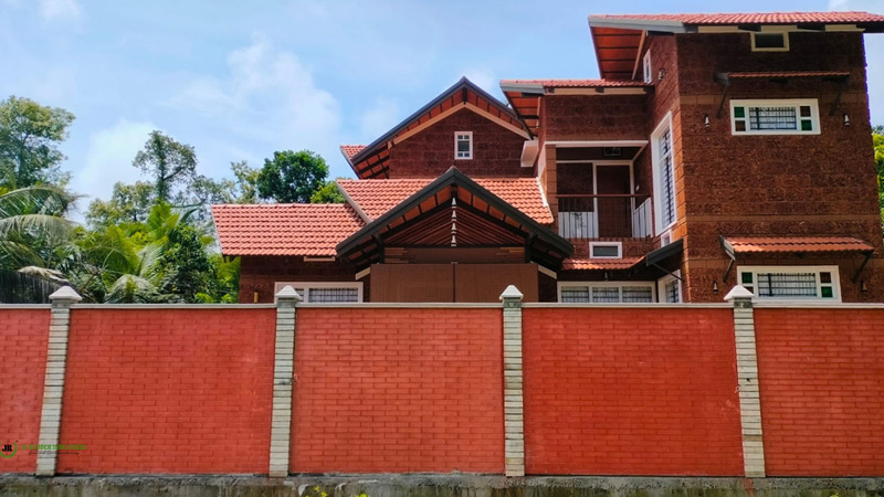 DS 102 - BRICK